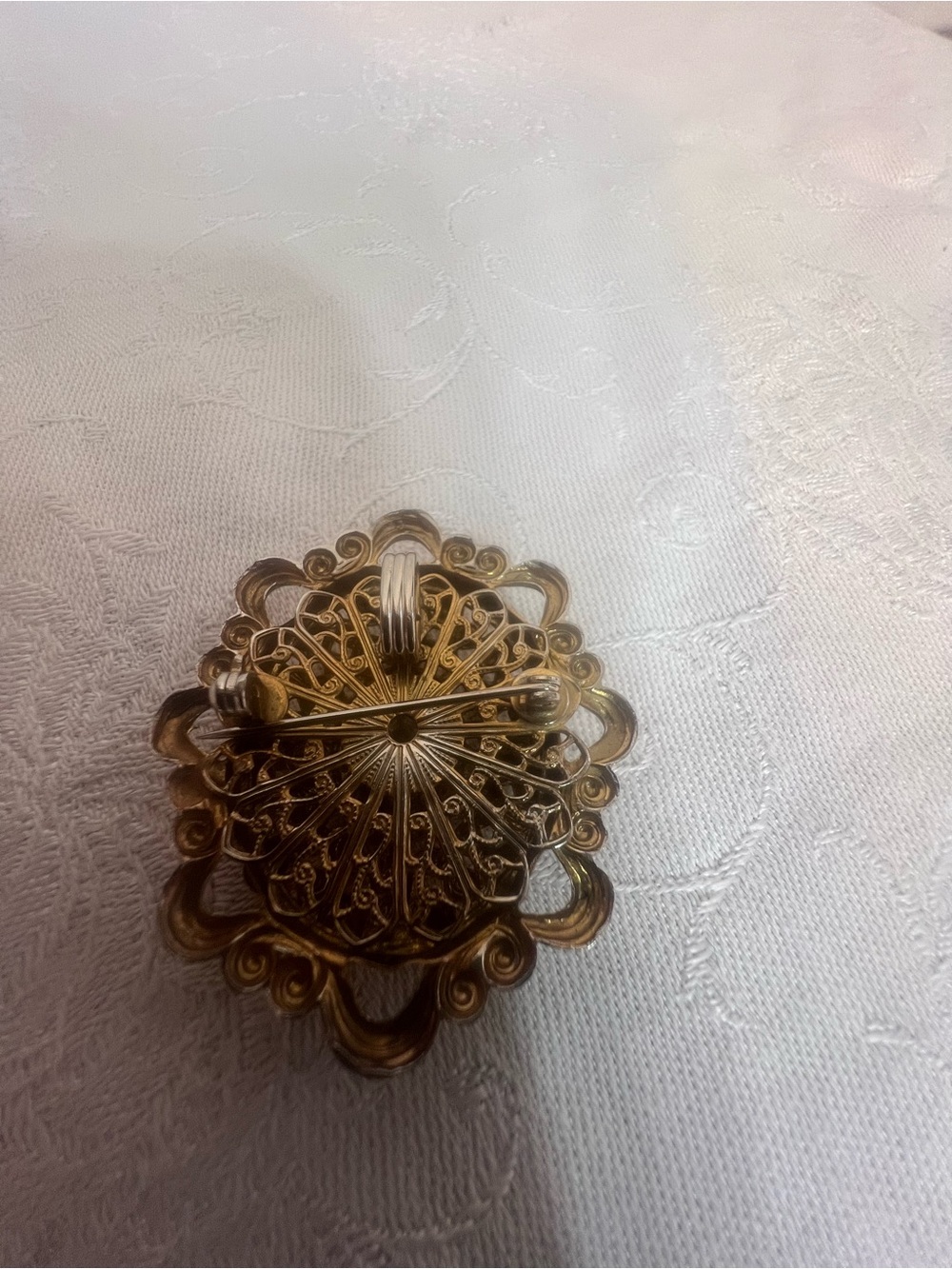 Vintage Brooch/Necklace Rhinestones & Black Center Stone Filigree Gold Tone 2โ ๐ - Picture 6 of 7